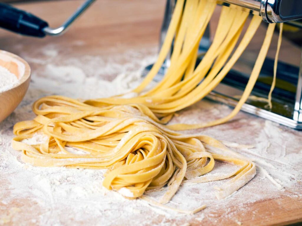 Karhunvatukka pasta gorgonzolalla Vegefrendit
